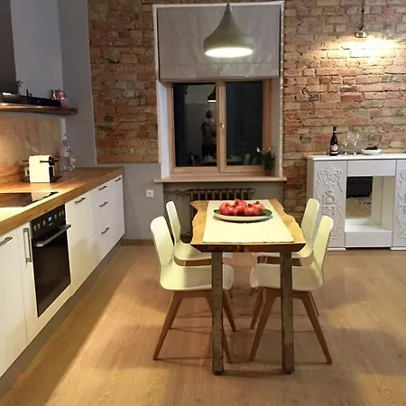 Art Deco New In The Centre Of *