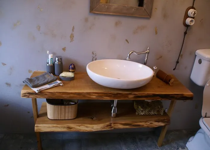 Art Deco New In The Centre Of