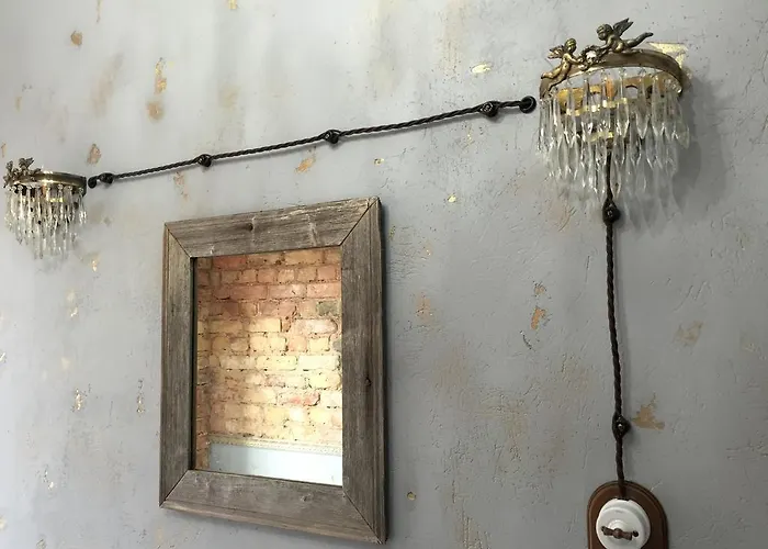 Art Deco New In The Centre Of *